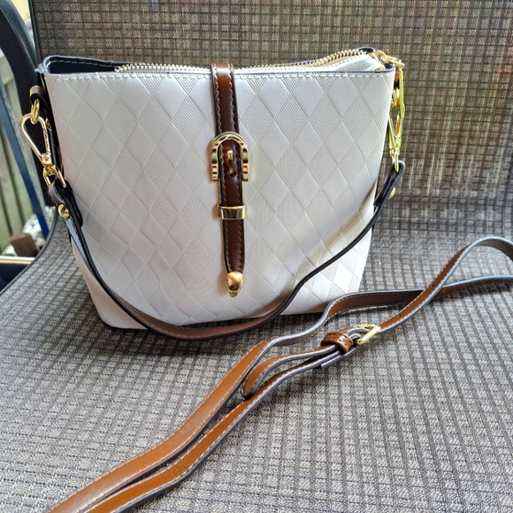 Handbags - NWOT Brown and white bucket bag